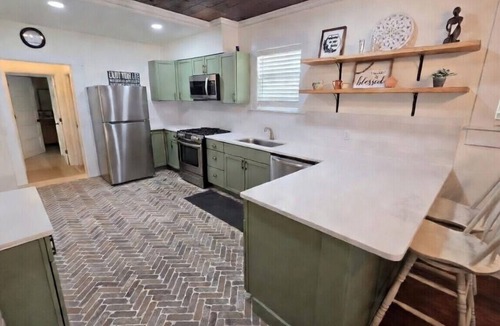 Nevada Street House | 3-bedroom Downtown house in tranquil San Antonio with AC comfort