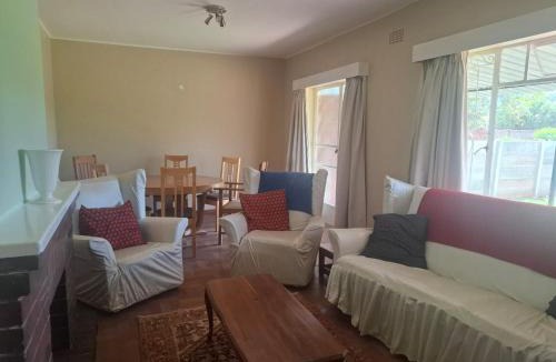 Bulawayo Apartment | 3 bedroom house close to Trade Fair, in Bradfield