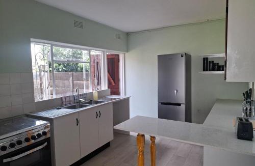 Bulawayo Apartment | 3 bedroom house close to Trade Fair, in Bradfield