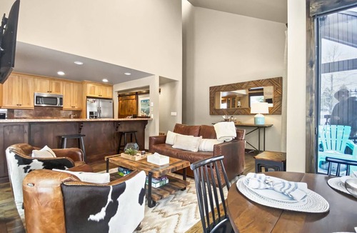 North Park City Condo | 3 Kings condo near PCMR base pool hot tub retreat