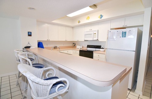 Ocean Drive Condo | 30% off 3-7 nights thru Aug. Ocean Drive. 4BR 3BA OF condo. 3 night min.