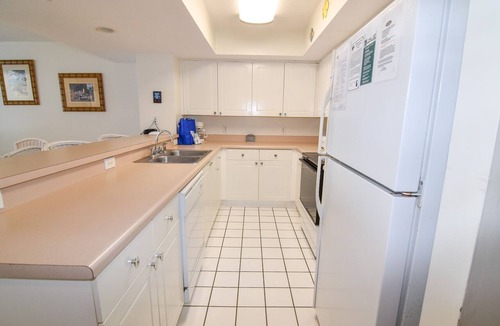 Ocean Drive Condo | 30% off 3-7 nights thru Aug. Ocean Drive. 4BR 3BA OF condo. 3 night min.
