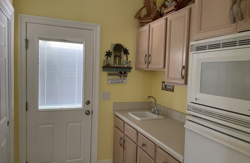 Scenic Gulf Drive House | 3000 Sq Ft Beach Home for 18, Private Pool & Beach Front Pool/Hot Tub, Dog OK