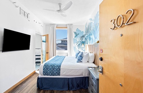 Rosemary Beach Hotel | 302 Rosemary Beach Inn - Includes Beach Chairs & Complimentary Breakfast + Access to 4 Pools