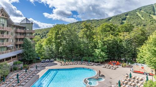 Stowe Area Resort | 337 - Studio- Lodge At Spruce Peak -Stowe Mt Resort- Ski in Ski out - Sleeps 4