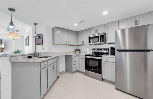 Downtown Myrtle Beach Condo | 3BR Beach Gem Full Ocean Views From All Bedrooms