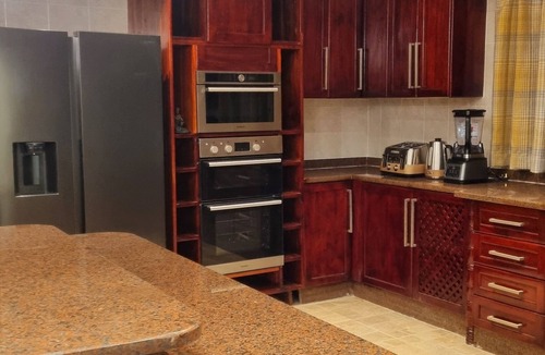 Harare House | 4-Bed House | Near Airport/Solar/Borehole/Secure/Family hol/Business trip/Events
