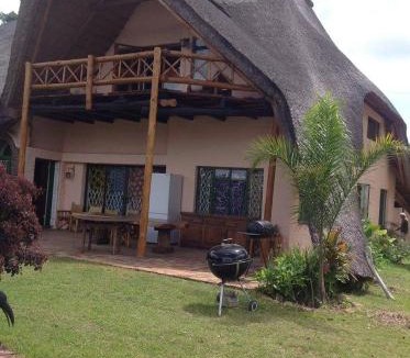 Glen Lorne House | 4 Bed Thatched Double Storey with pool No events or Parties