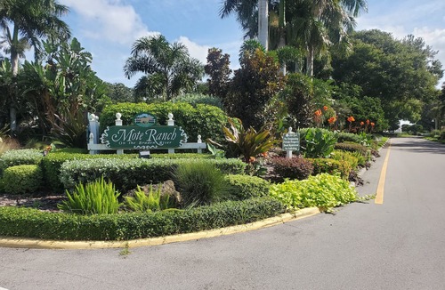 Braden River House | 4 Bedroom Pool home with pond view in Sarasota, FL