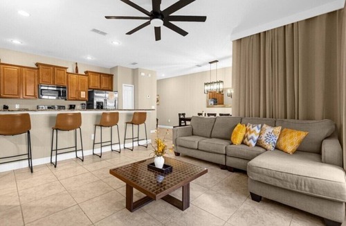 Bay Lake House | 4 Bedrooms/3 Bathrooms/Paradise Palms (8925 BP)