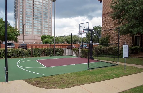 Vance Jackson Apartment | 4 Family-friendly Suites w/Full Kitchens | Outdoor Pool | Free Breakfast