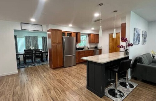 Ocean Woods House | 4 min walk to beach!