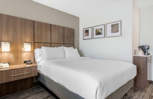 Tropic Hotel | 4 Units Near Viera Conference Center | Melbourne Stay | Free Parking | Pool