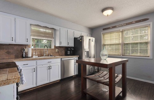 Lenexa House | 4BR Home on Private Acreage | Game Room