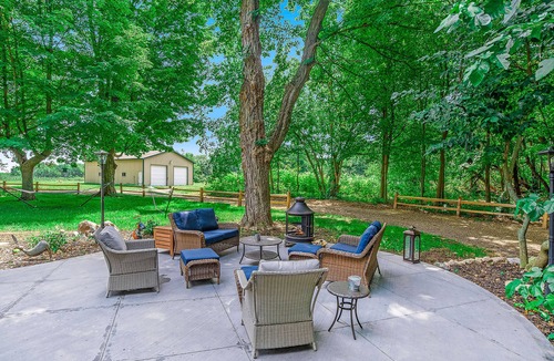 Fennville House | 4BR House w/Hot Tub & Private Pool Open 5/18-9/28