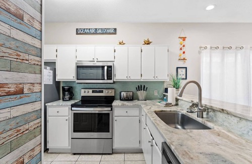Miramar Beach House | 5-Min Walk to Beach | Pool | Loaded Game Room | Near Shops & Outlets ✨