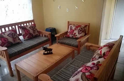 Harare Apartment | 5 minutes into the city. Family sized unit with newly fitted kitchen. No Wifi