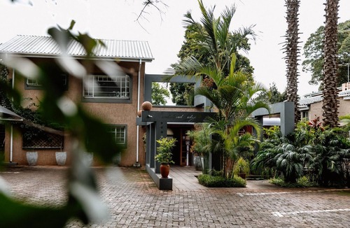 Harare Apartment | 5 Sandalwood Lodge is in Mount Pleasant - 2018