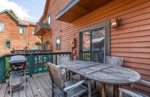 Jackson House | 523 S Cache