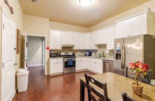 Five Points House | 7BR Sleeps 16+ | Perfect for Groups & Families