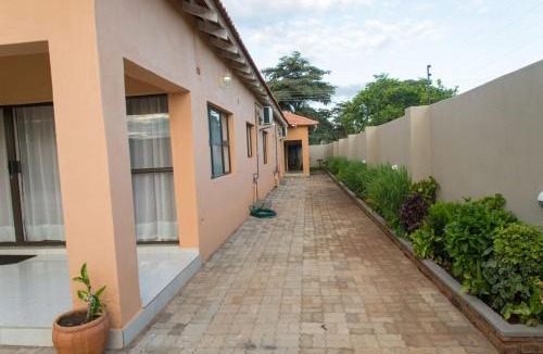 Victoria Falls House | 848 Guest House