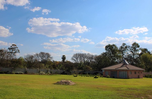 Bulawayo House | A 3 bed sanctuary for peace and relaxation.​