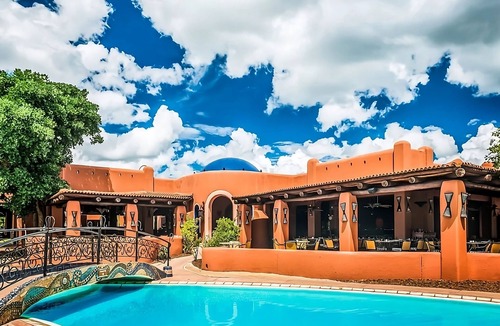 Livingstone Apartment | A Place You'll Surely Enjoy! Outdoor Pool & Great Views! Swim at Devil's Pool