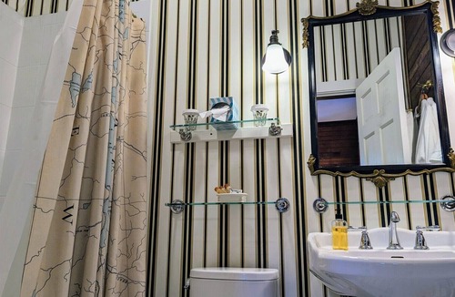 Shelburne Bed & Breakfast | A spacious Ground-level King B&B guestroom in Downtown Shelburne - Delicious Breakfasts! BST
