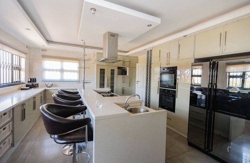 Harare East Bed & Breakfast | A timeless elegance, modern comfort B&B, nestled in a picturesque, leafy suburb.
