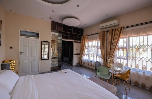 Harare East Bed & Breakfast | A timeless elegance, modern comfort B&B, nestled in a picturesque, leafy suburb.