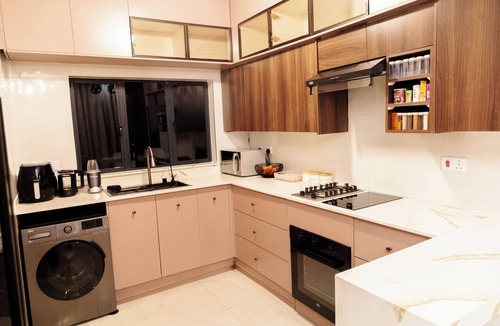 Harare East Apartment | A warm, peaceful, exquisite and spacious one bed apartment in Borrowdale West