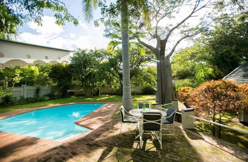 Victoria Falls Villa | A wonderful 5 bedroomed, 4 bathroom Villa with swimming pool, gym, garden of the highest quality - 2215