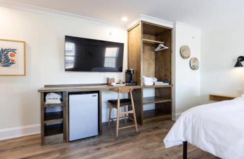 Northeast Virginia Beach Bed & Breakfast | Albermarle #202 Inn at Old Beach