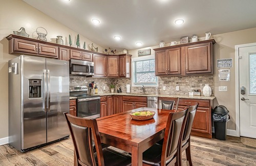 Maryville House | Allegheny Falls Mountain Escape-Maryville TN- All One Level !