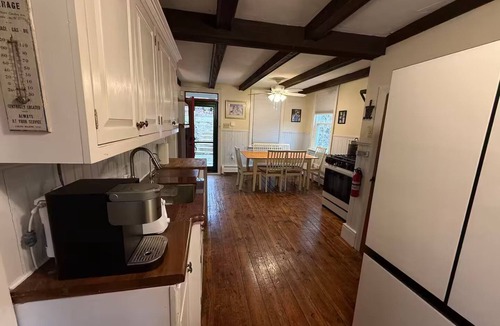 Robesonia House | Amazing space for your group!