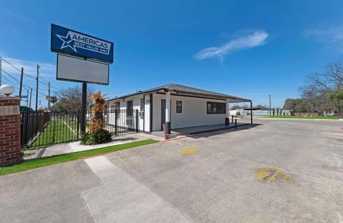 Eastside Promise Neighborhood Hotel | Americas Best Value Inn San Antonio Downtown Riverwalk