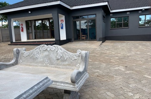 Gweru House | An elegant destination located in a quiet neighborhood