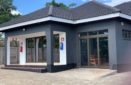 Gweru House | An elegant destination located in a quiet neighborhood