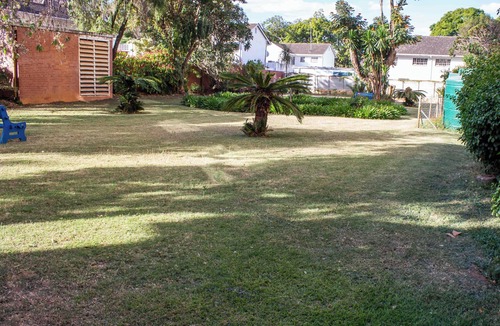 Harare Apartment | Apartment Sleeps 4, 2 Baths, Free Parking