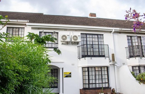 Target Area Apartment | Apartment - Sleeps 6 - Parking - Pet friendly