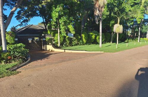Harare House | Ashley's 2 Bedroomed Guest Cottage