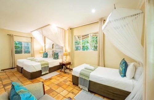 Victoria Falls Cabin | Bayete Guest Lodge