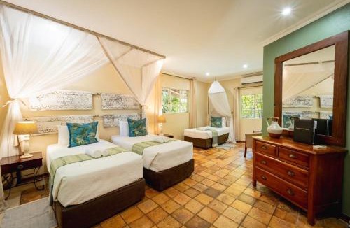 Victoria Falls Cabin | Bayete Guest Lodge