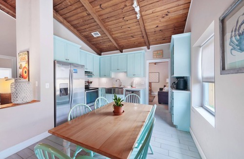 Laguna Beach Estates House | Beach Baby | Renovated Gulf-Front Escape