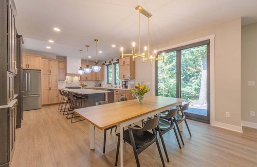 Fennville House | Beach Glass Retreat - Pickleball, Lake access 2 minute walk away, luxury home