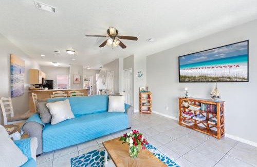 Miramar Beach House | Beach House 5min walk to beach, pool, yard, close to shops and activities