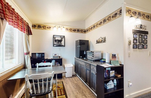 Greenville Apartment | Bear`s Den *ATV Access*Walk to Town/Bars/Restaurants*A/C*Pet Friendly
