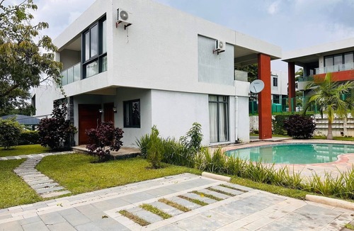 Lusaka Apartment | Beautiful 2-bedroom apartment with AC and a Swimming pool in Kingsland Lusaka