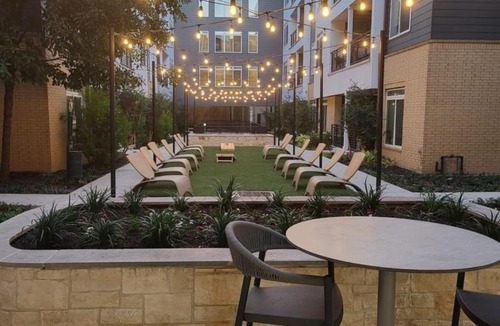 Downtown San Antonio Apartment | Beautiful Condo on Riverwalk w King Ste Free Parking Pet friendly centrally Located on the Riverwalk