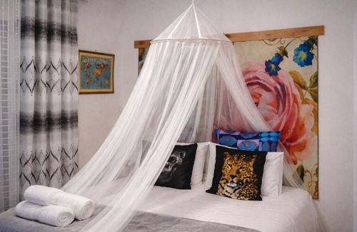 Chimanimani Bed & Breakfast | Beautiful Family Cottage at The Stonehouse in Chimanimani - private and spacious